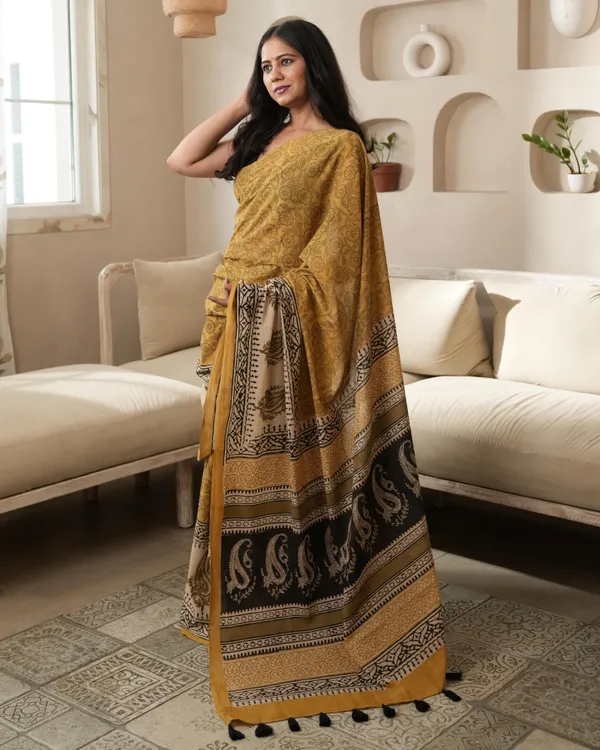 Mustard_Cotton_Paisley_Border_Print_Mulmul_Saree_For_Women